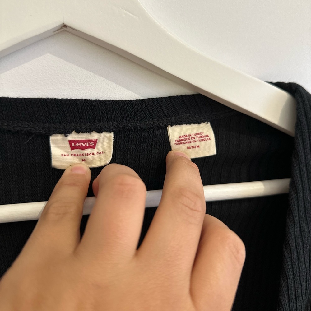 Levi's Black Ribbed Top Size Medium‎ - Picture 4 of 5